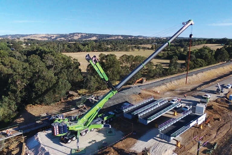 BOOM Logistics 750-tonne crane replacing a rail bridge in Roelands, Western Australia